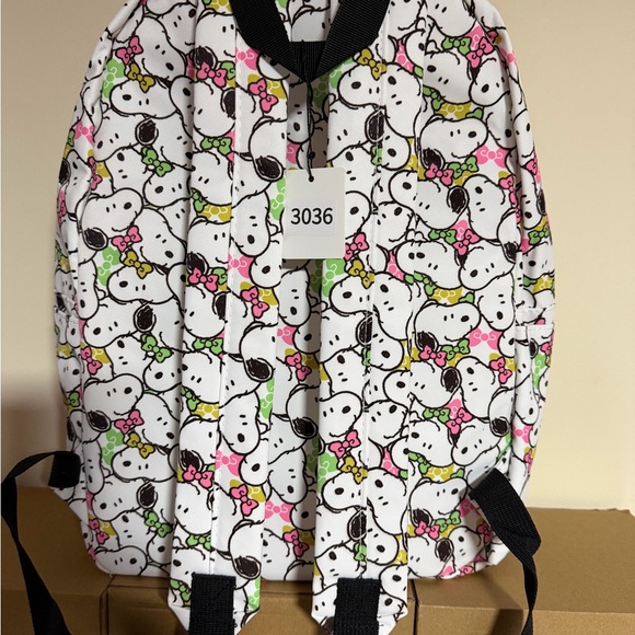 Snoopy Patterned Backpack - Picture 2 of 2